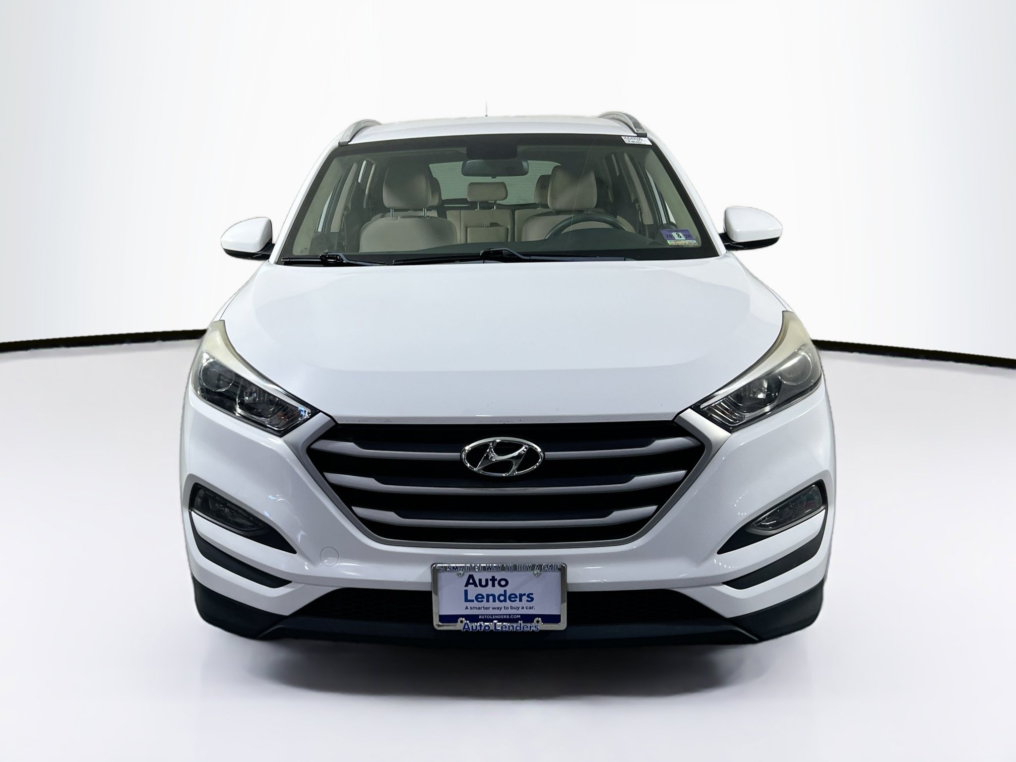Used 2017 Hyundai Tucson SE AWD/4WD image 2