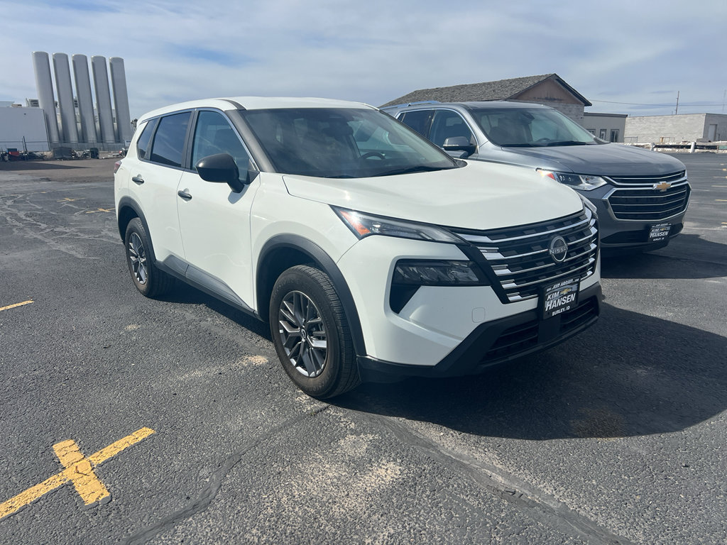 Used 2024 Nissan Rogue S AWD/4WD image 1