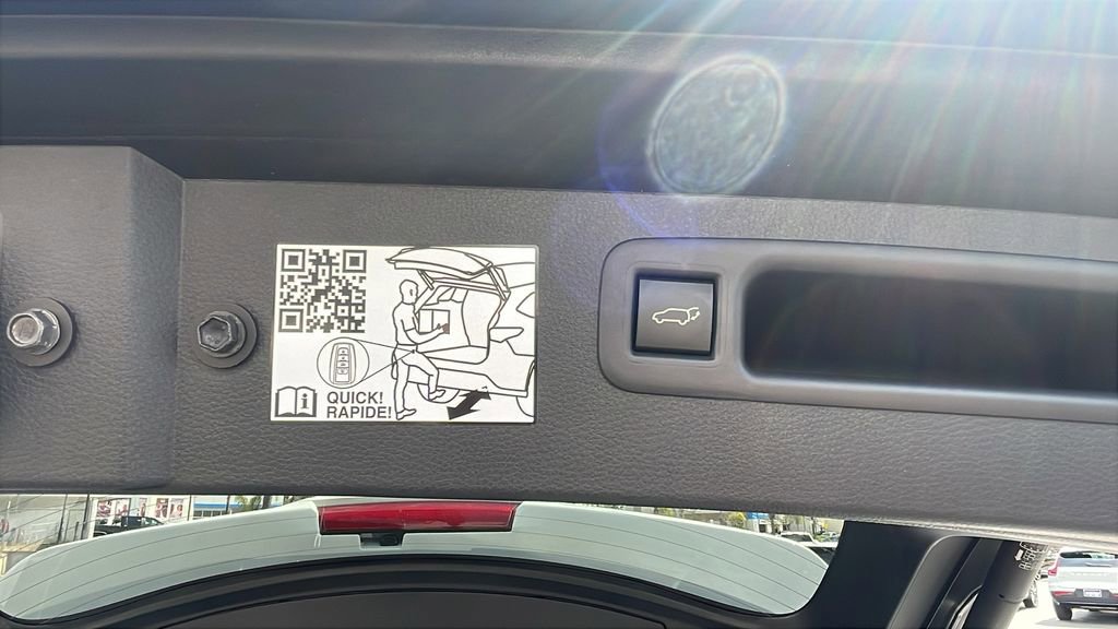 Used 2024 Toyota Highlander Limited image 34