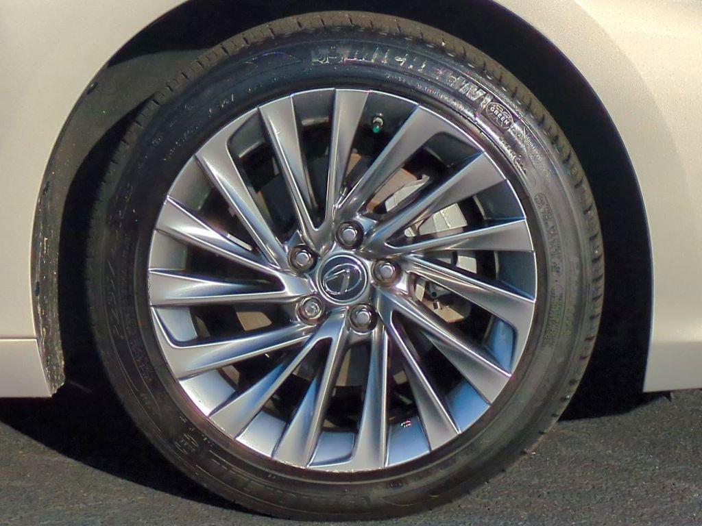 Used 2019 Lexus ES 350 Ultra Luxury image 11