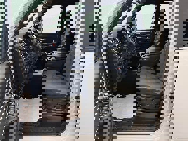 Used 2024 RAM 2500 Big Horn w/ Bed Utility Group image 16