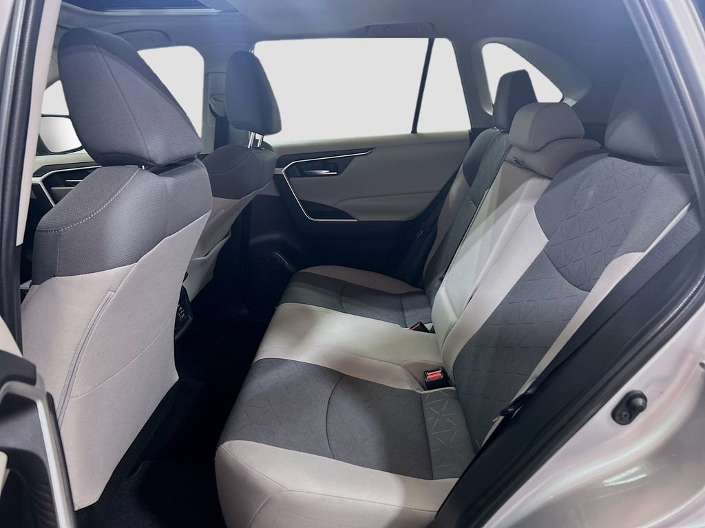 Used 2020 Toyota RAV4 XLE w/ Convenience Package FWD image 21