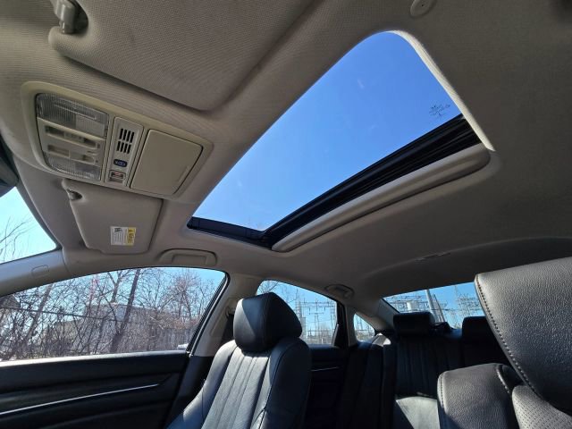 Used 2018 Honda Accord Touring image 36