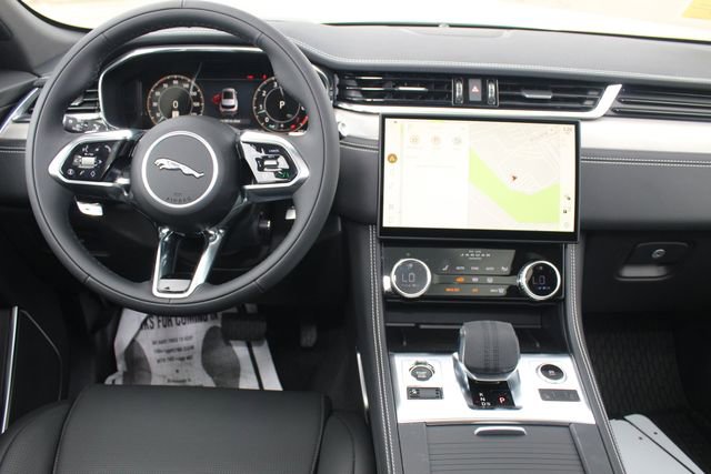 New 2026 Jaguar F-PACE R-Dynamic S image 4