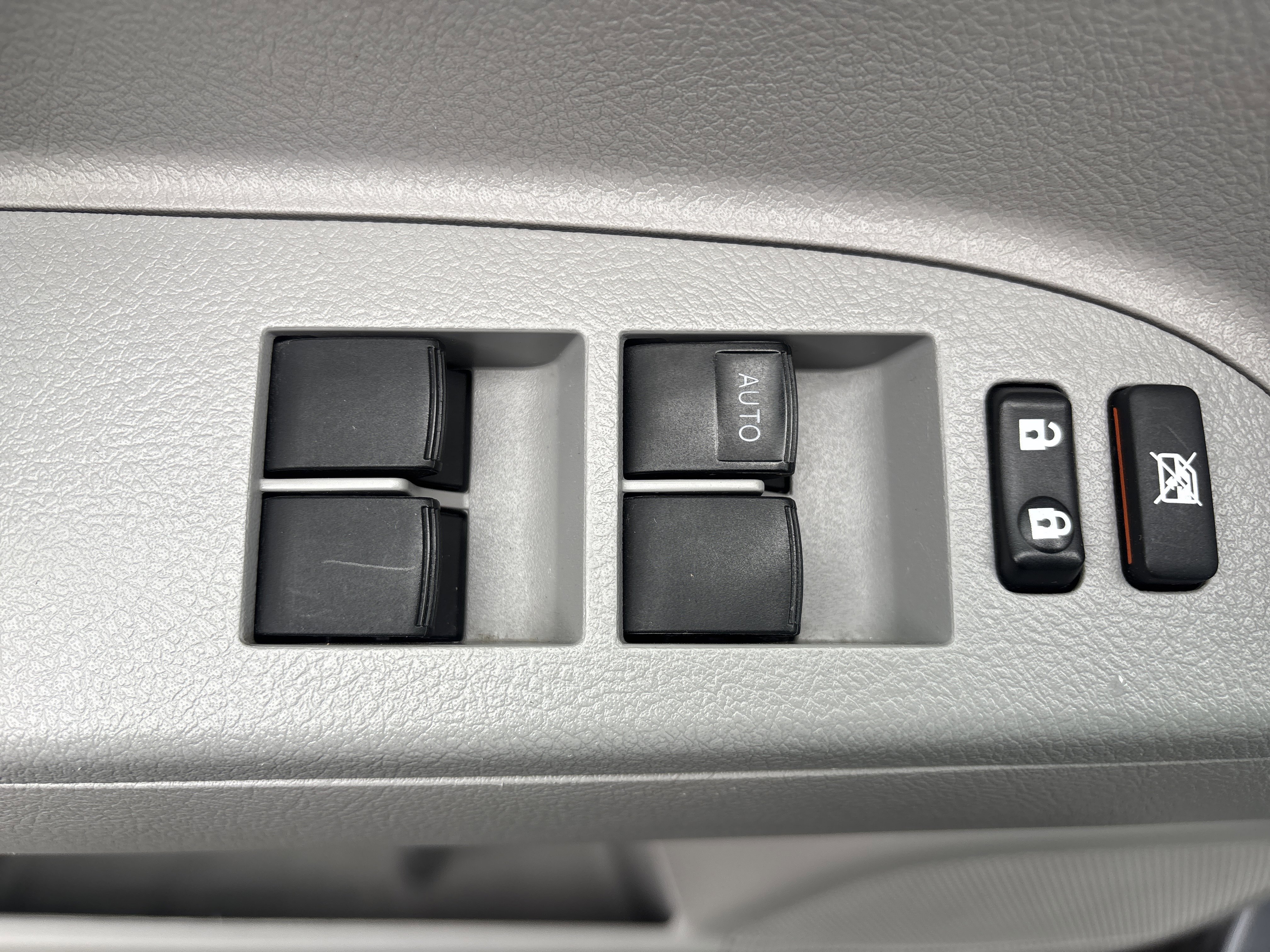 Used 2013 Toyota Highlander SE AWD/4WD image 18