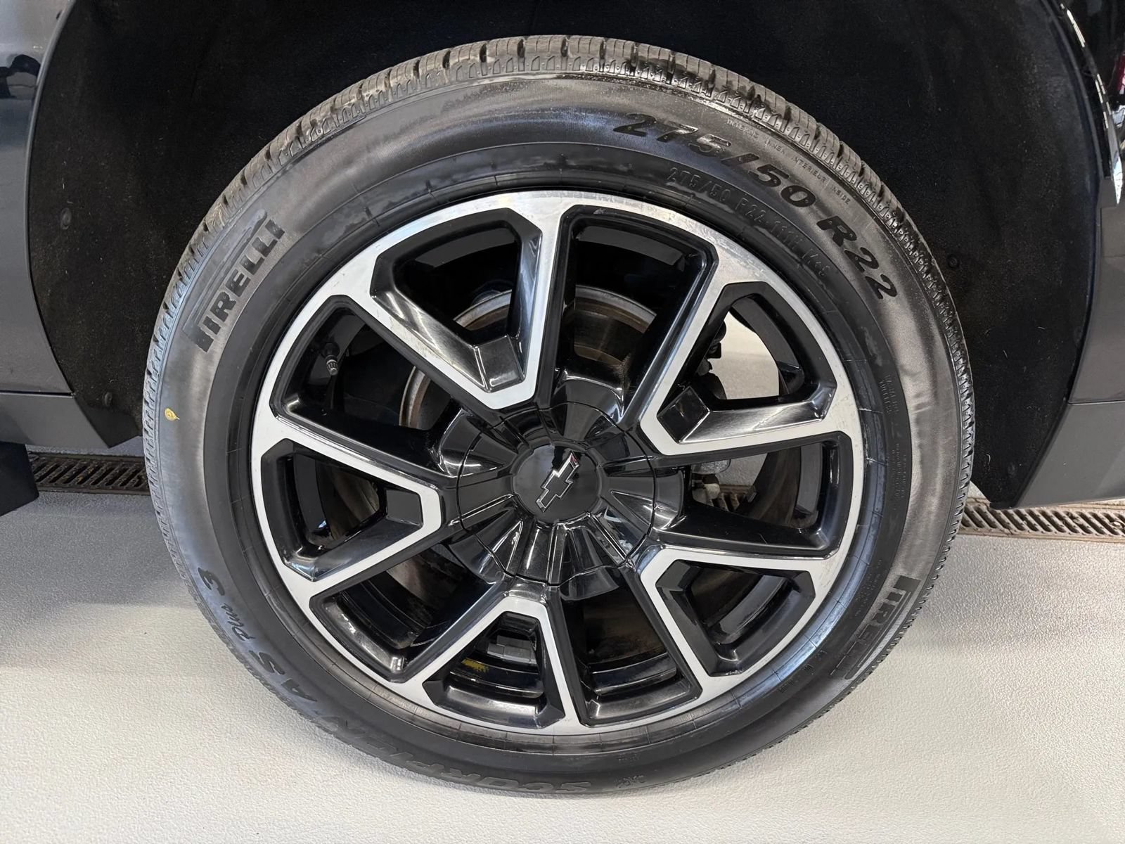 Used 2023 Chevrolet Suburban RST w/ Luxury Package AWD/4WD image 36