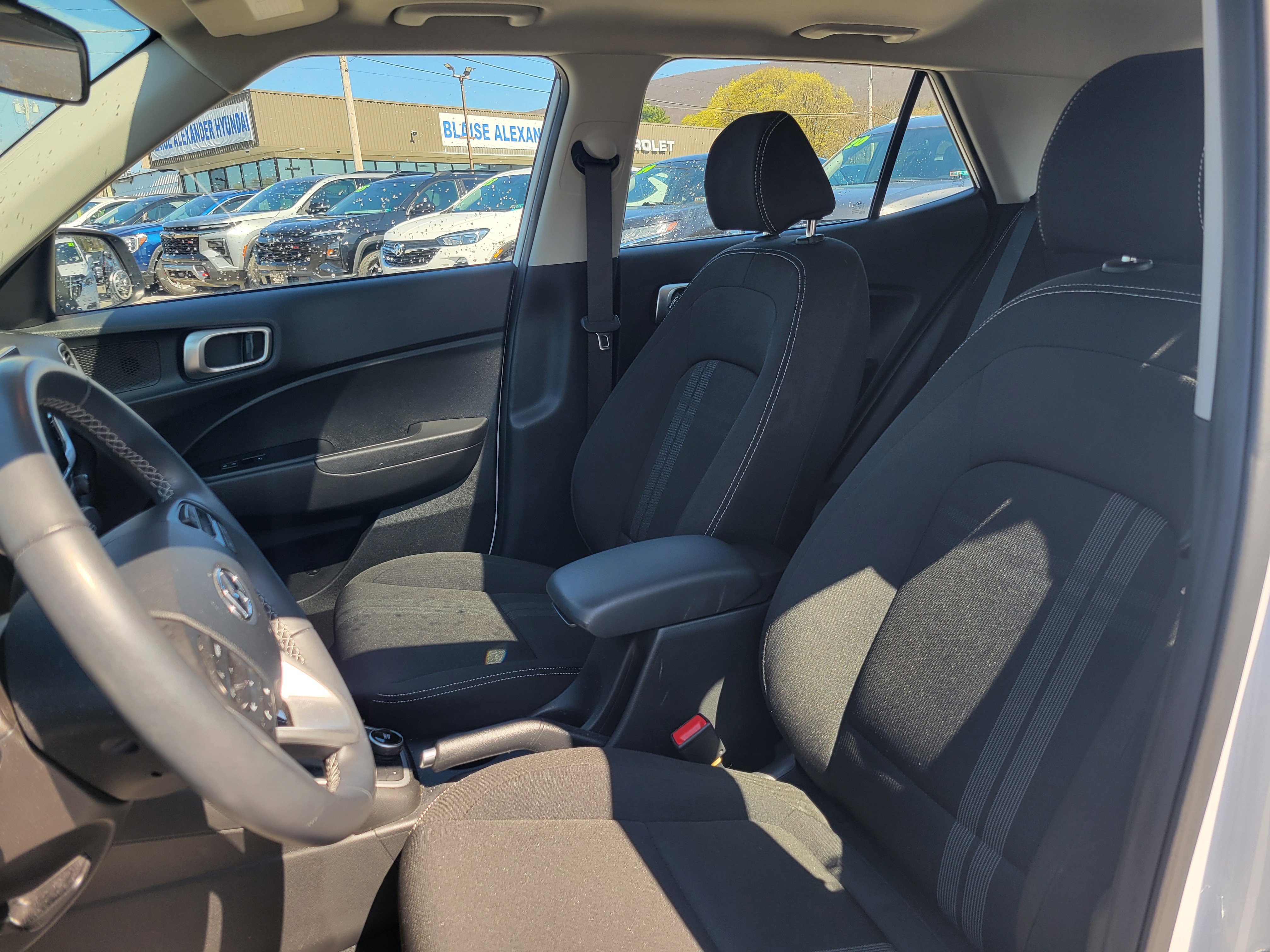 Certified 2024 Hyundai Venue SEL image 7