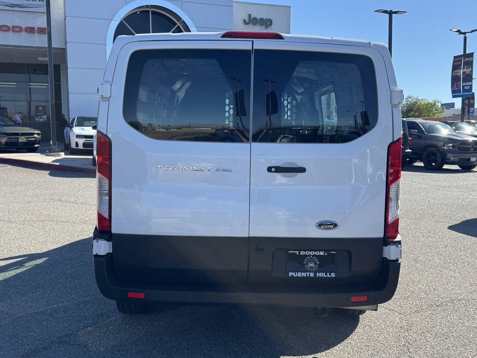 Used 2025 Ford Transit 250 Low Roof w/ Exterior Upgrade Package RWD image 4