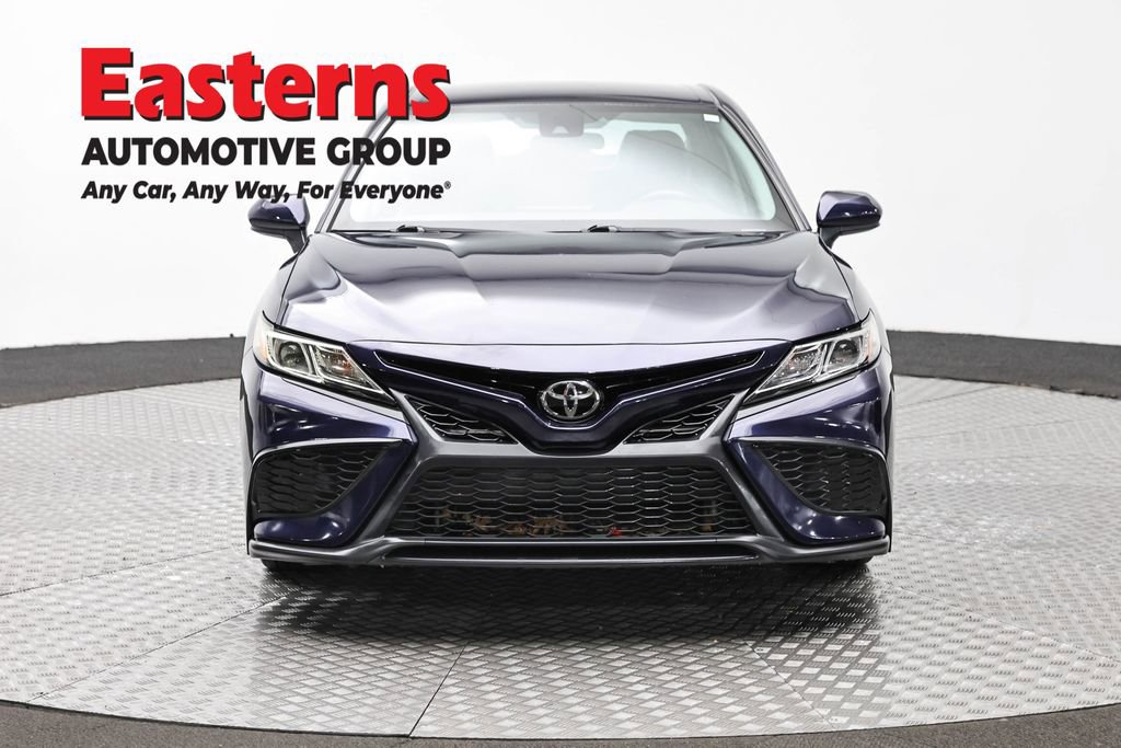 Used 2021 Toyota Camry SE FWD image 2