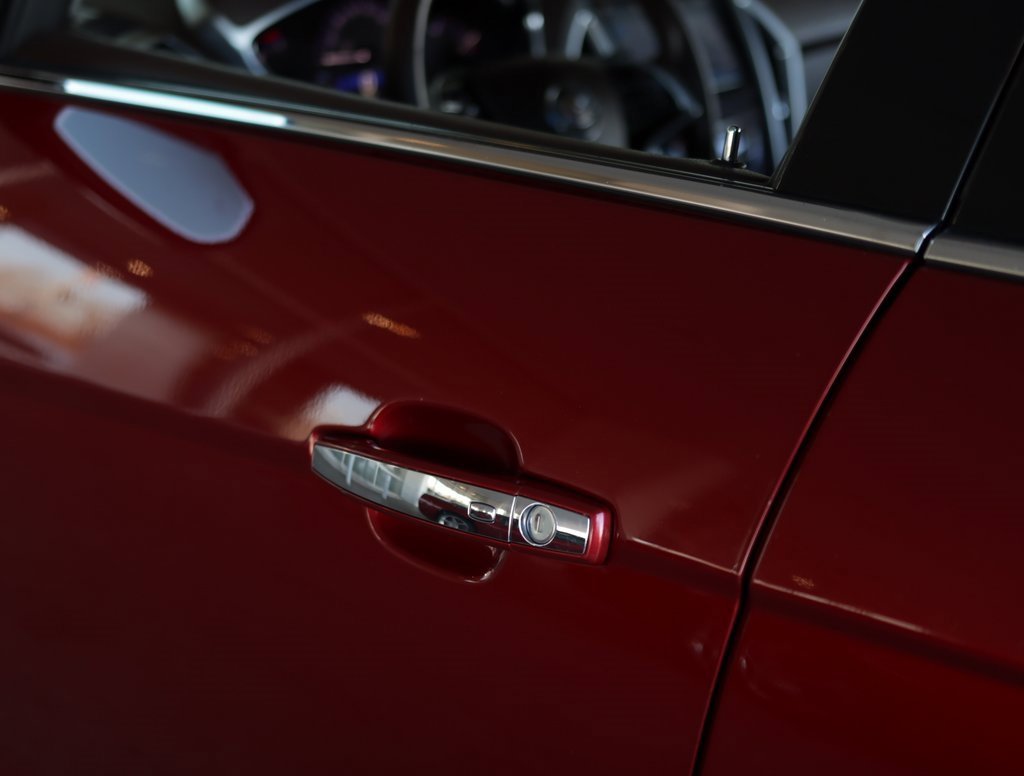 Used 2015 Cadillac SRX Luxury w/ Driver Awareness Package image 38