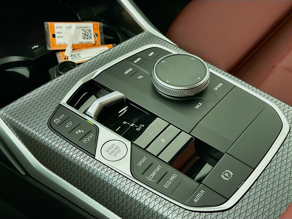 Used 2025 BMW 330i xDrive Sedan w/ Premium Package image 22