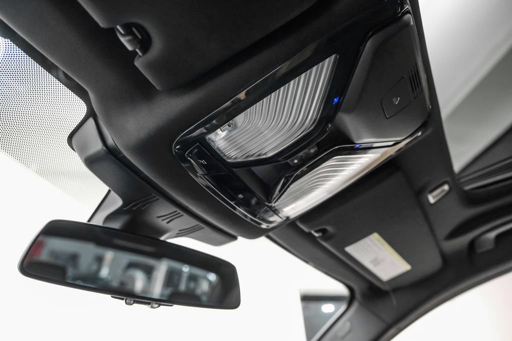 Used 2023 BMW 530i w/ Premium Package RWD image 31