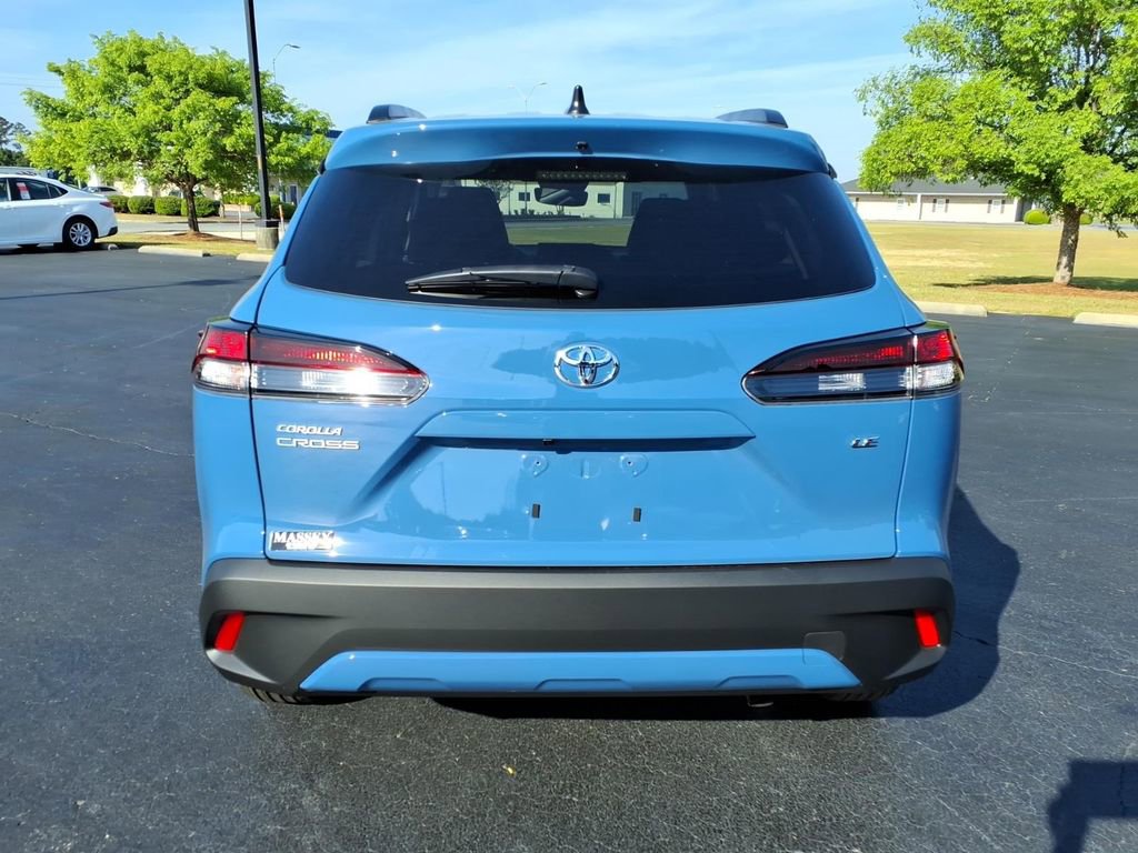 Used 2026 Toyota Corolla Cross LE image 4