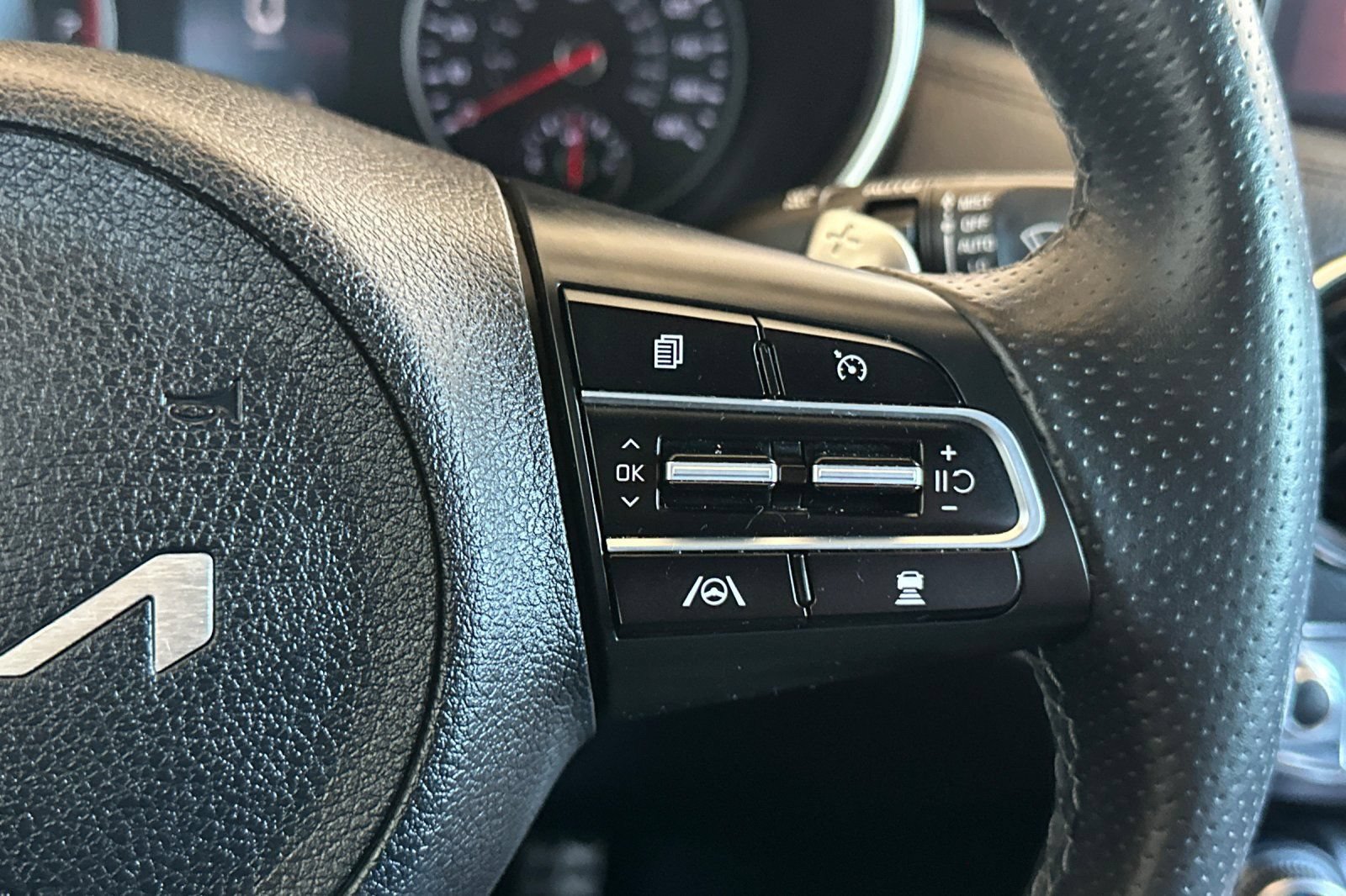Used 2022 Kia Stinger GT1 RWD image 26