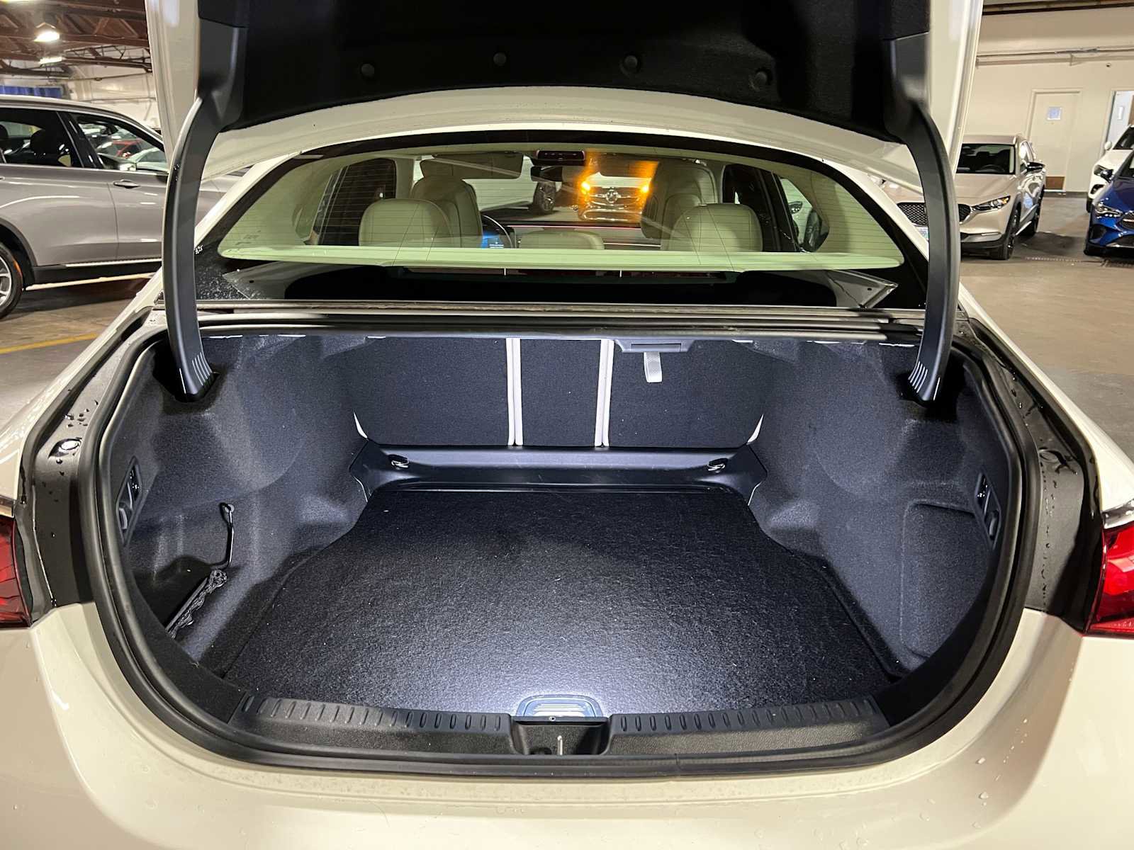 Used 2025 Mercedes-Benz E 350 4MATIC Sedan image 16