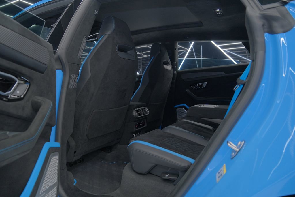 Used 2024 Lamborghini Urus Performante AWD/4WD image 48