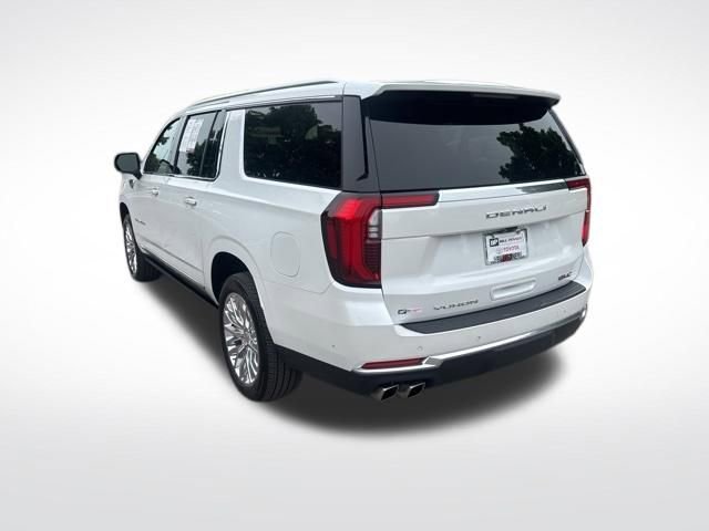 Used 2025 GMC Yukon XL Denali w/ Sun & Power Step Package AWD/4WD image 3