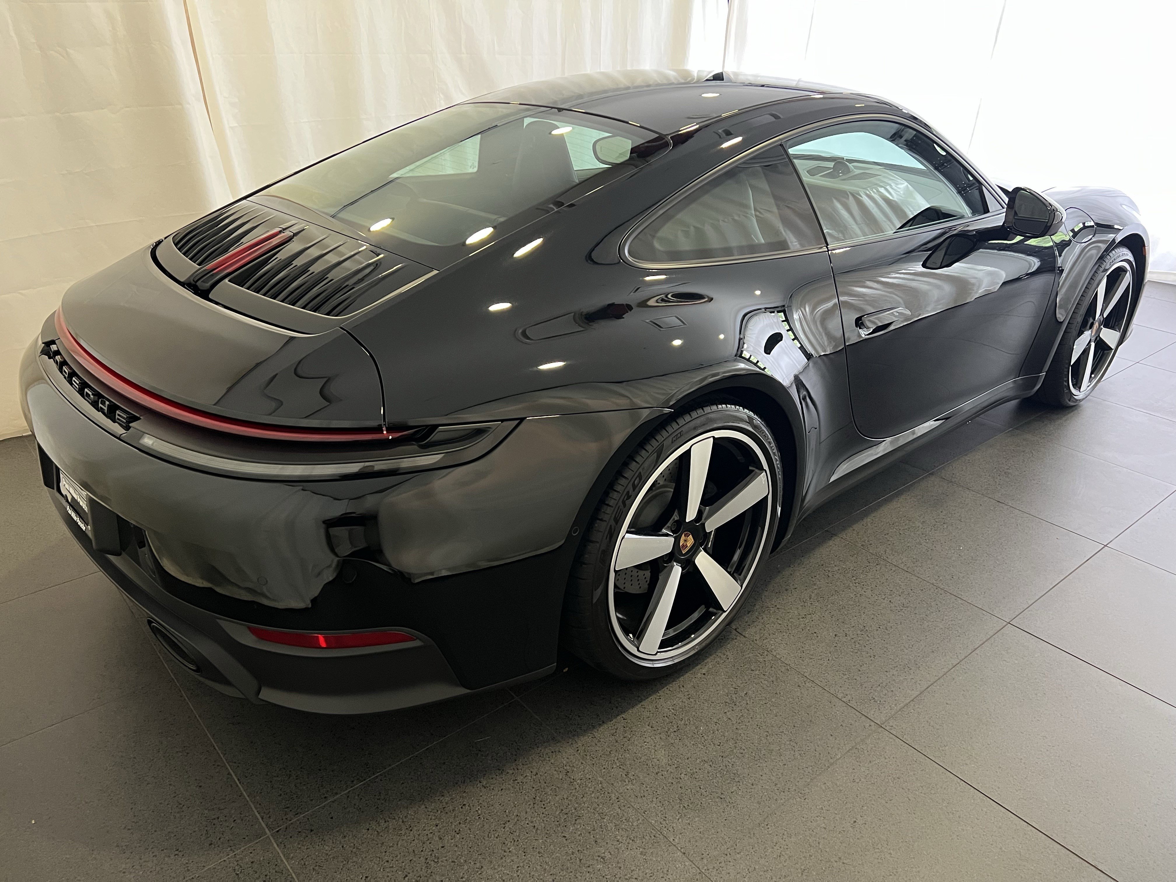 Certified 2025 Porsche 911 Carrera image 9