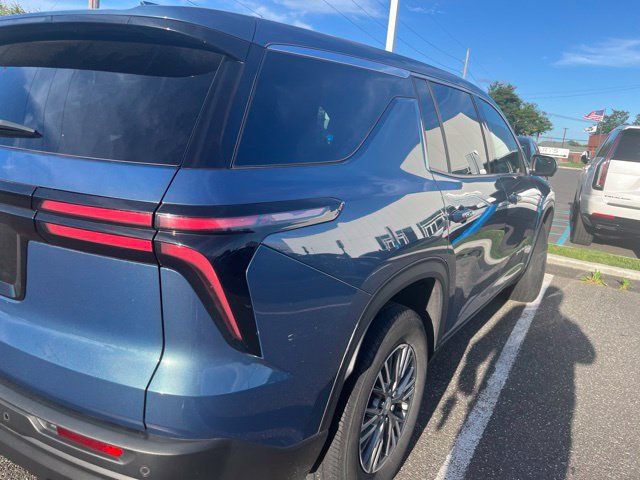 Used 2024 Chevrolet Traverse LS AWD/4WD image 4