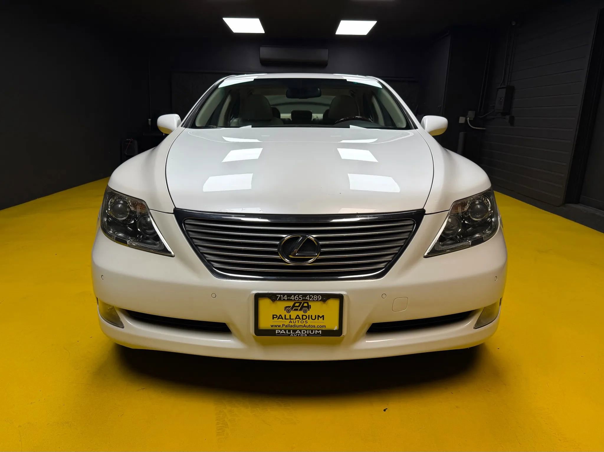 Used 2009 Lexus LS 460 AWD w/ Comfort Seating Pkg image 2