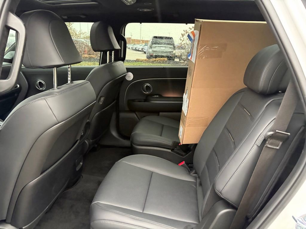 Used 2026 Hyundai Palisade Calligraphy image 11