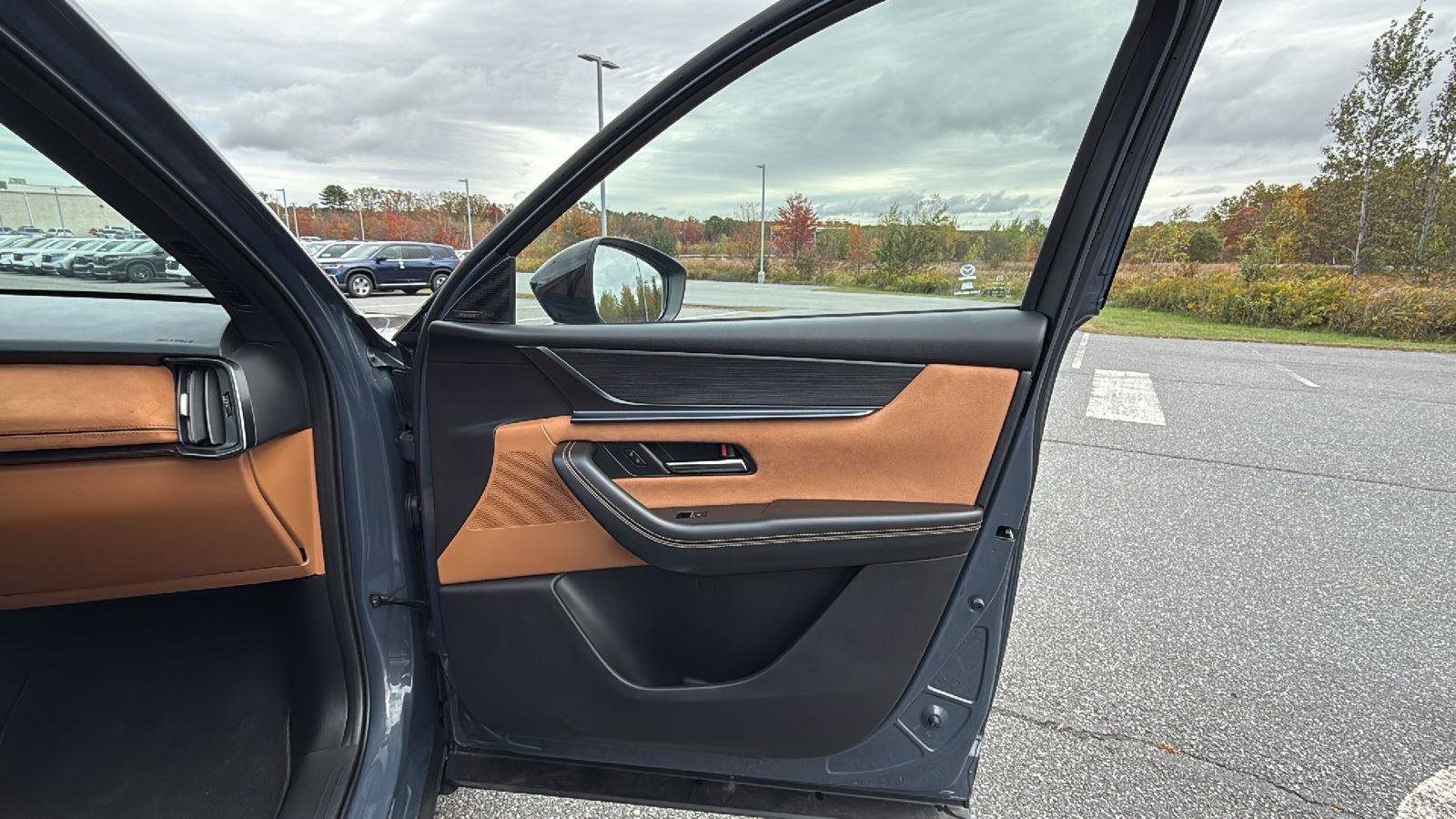 Certified 2025 MAZDA CX-70 3.3 Turbo S w/ Premium Plus image 16