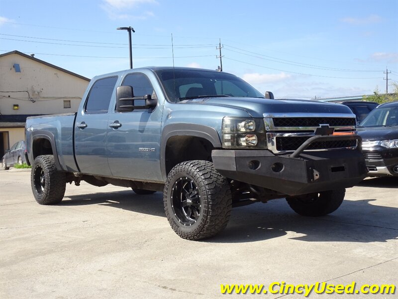 Used 2011 Chevrolet Silverado 2500 LTZ w/ LTZ Plus Package AWD/4WD image 2