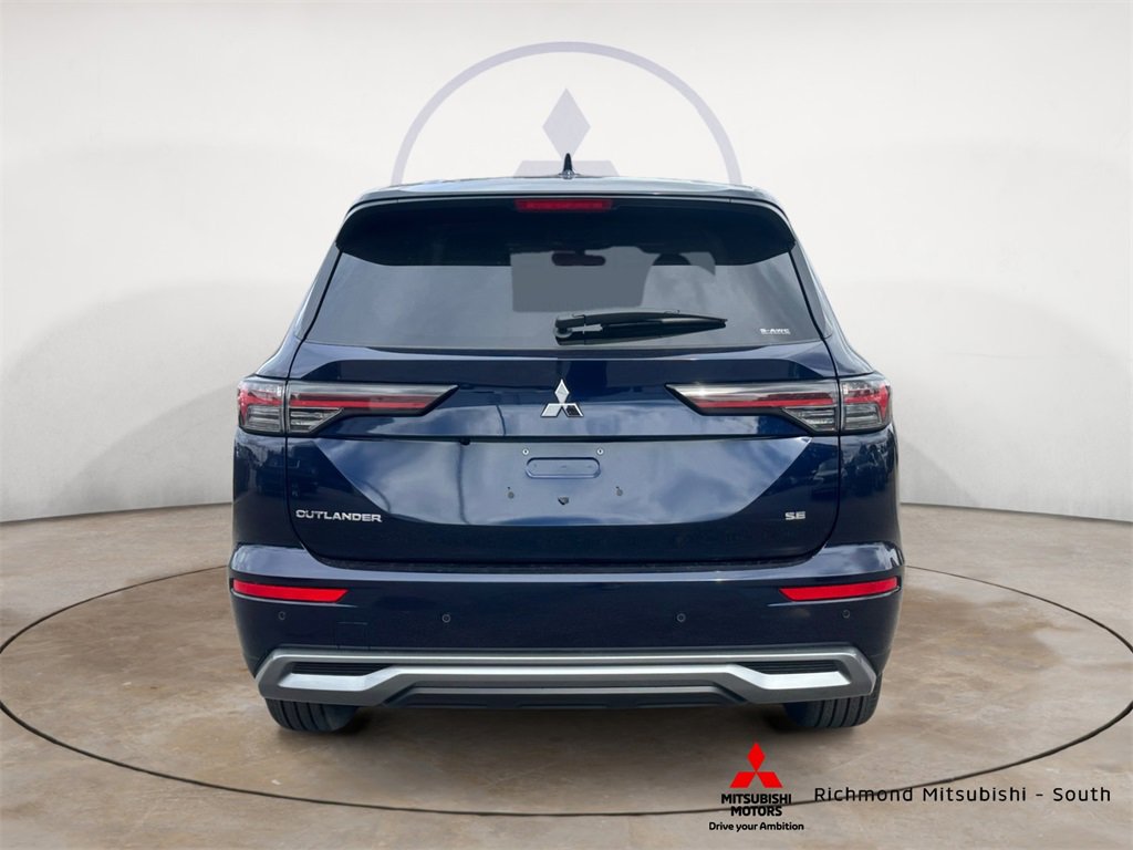 New 2026 Mitsubishi Outlander SE image 4
