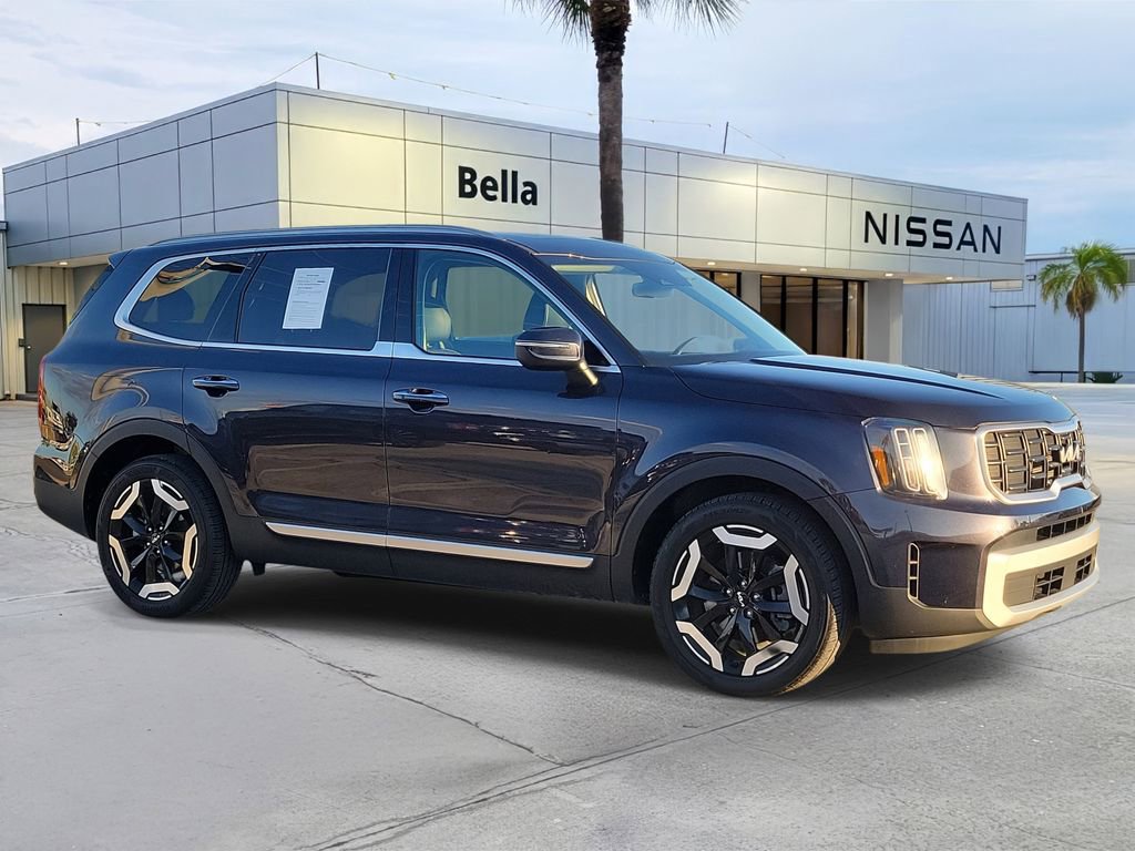 Used 2025 Kia Telluride S image 3