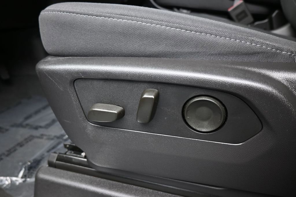 Used 2024 Chevrolet Silverado 1500 LT RWD image 12