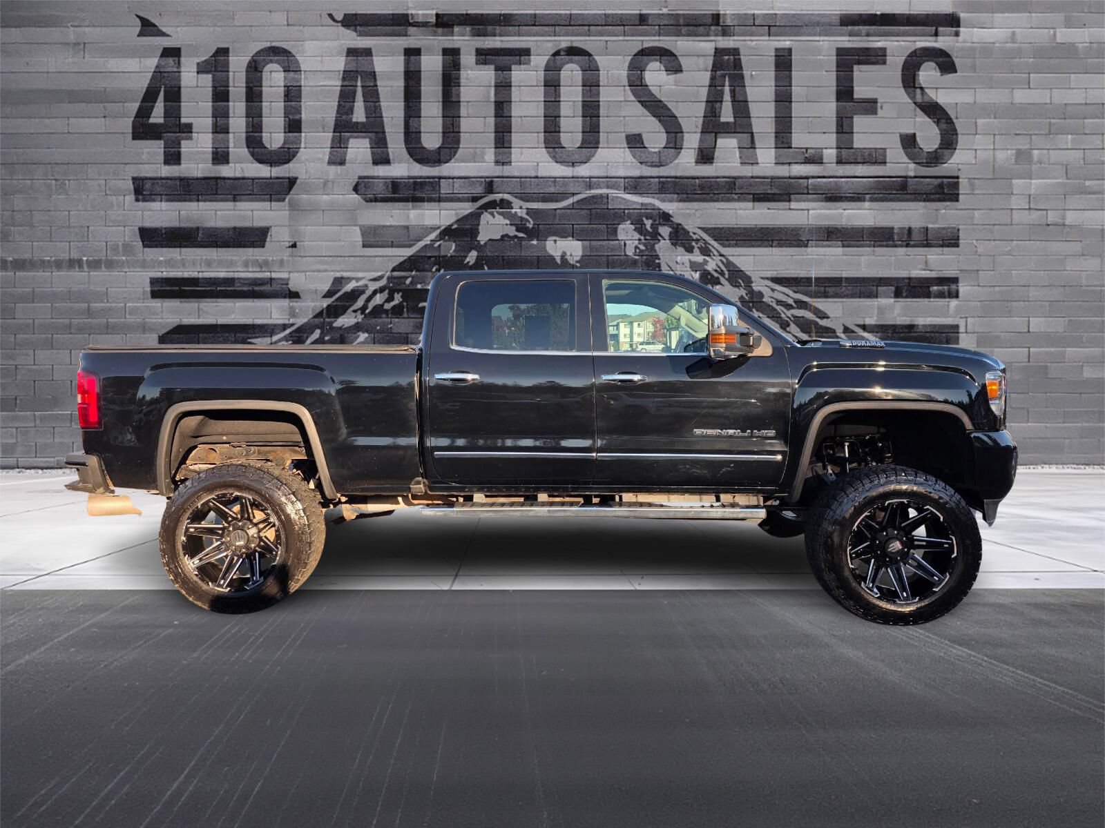 Used 2019 GMC Sierra 2500 Denali AWD/4WD image 2