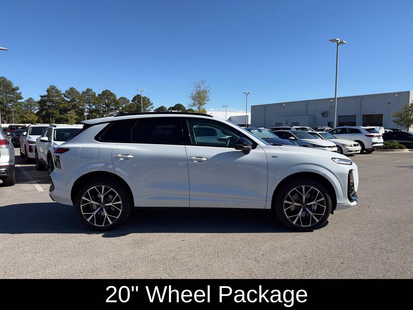 Used 2026 Audi Q3 quattro 2.0T w/ 20" Wheel Package AWD/4WD image 4