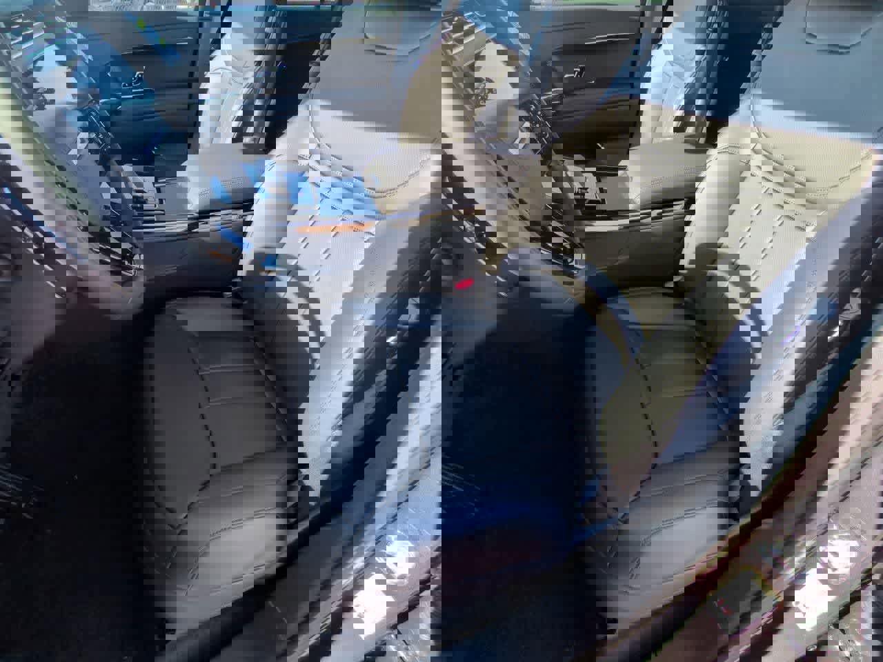 New 2026 Land Rover Range Rover Sport Dynamic SE AWD/4WD image 16