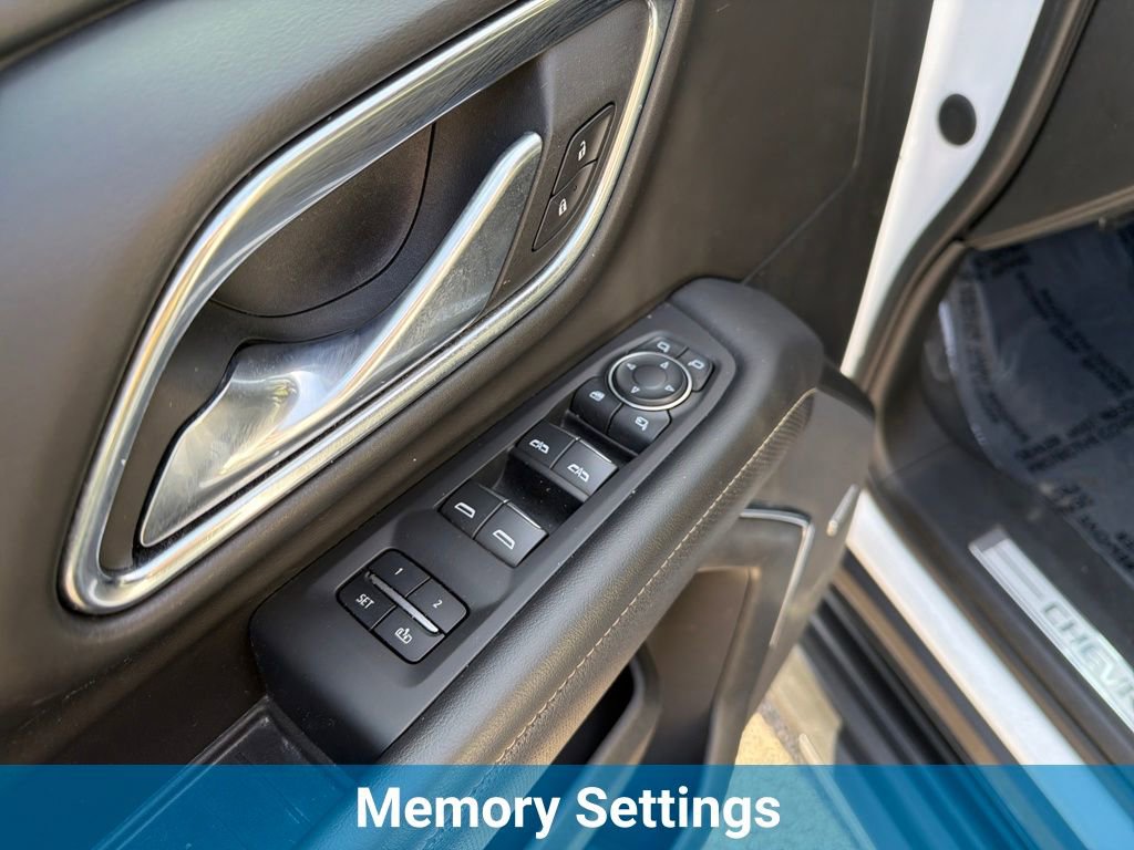 Used 2023 Chevrolet Suburban Premier image 13