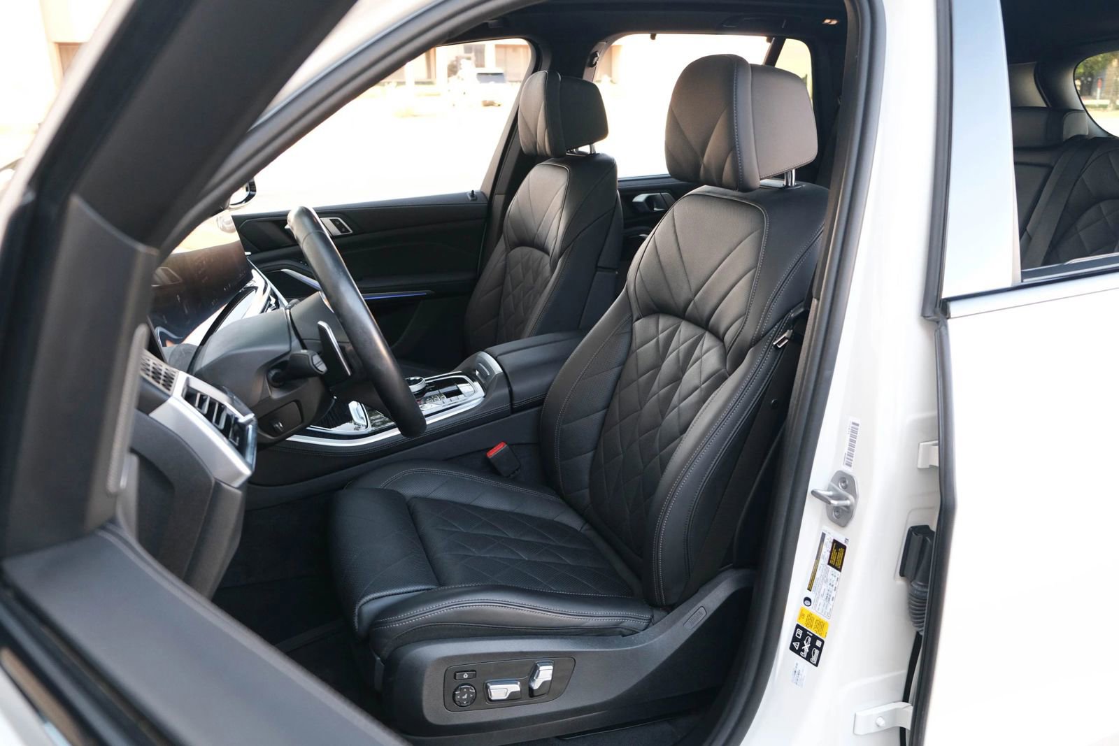 Used 2024 BMW X5 M60i w/ Executive Package image 22