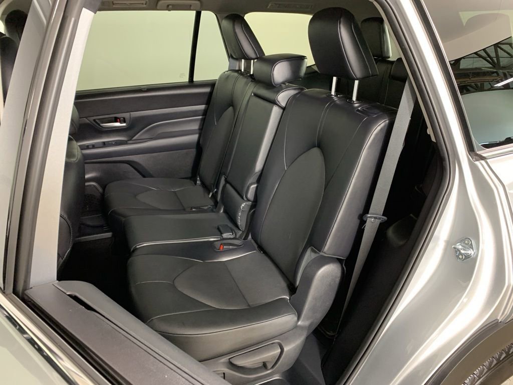 Used 2024 Toyota Grand Highlander AWD Hybrid image 34