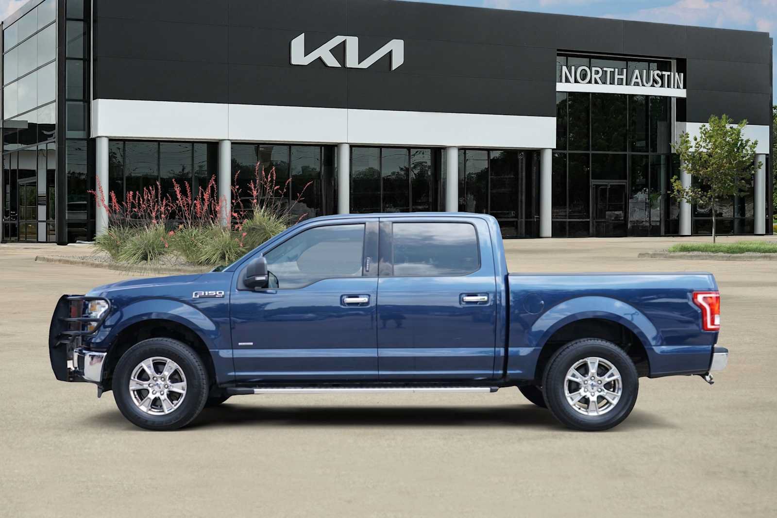 Used 2015 Ford F150 XLT w/ Equipment Group 301A Mid RWD image 3