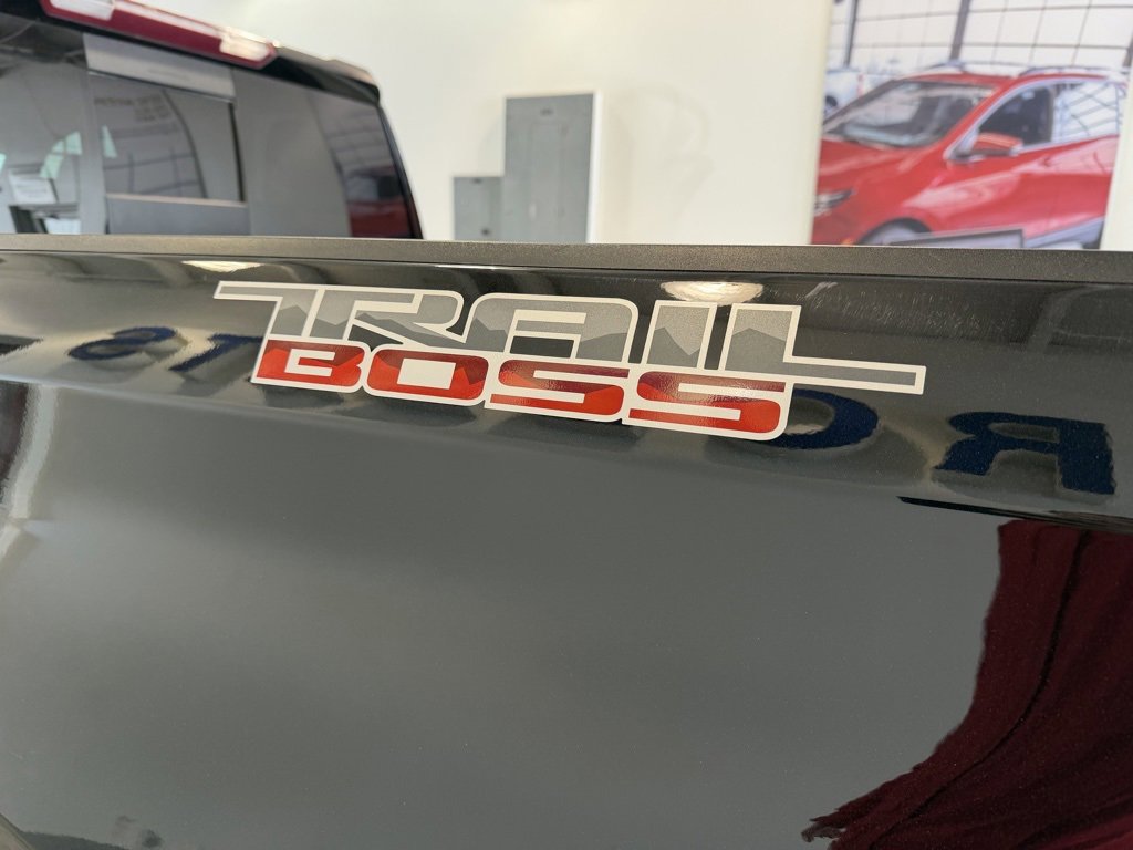 Used 2023 Chevrolet Silverado 1500 LT Trail Boss w/ LT Trail Boss Premium Package image 6