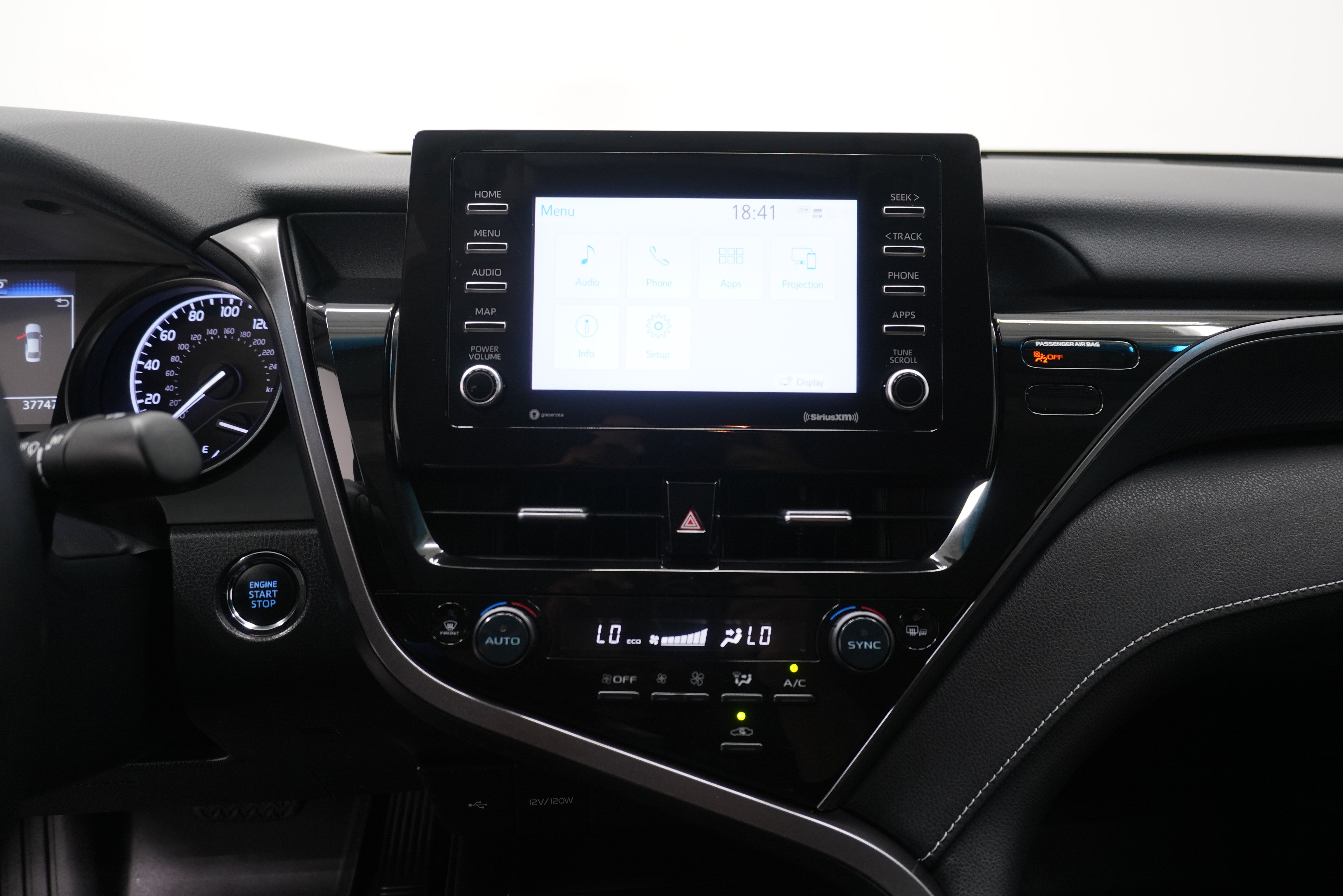 Used 2023 Toyota Camry SE w/ Convenience Package FWD image 19