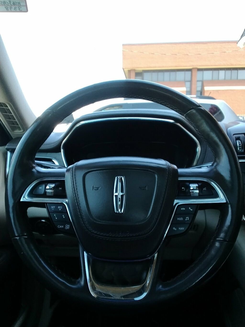 Used 2017 Lincoln Continental Reserve w/ Technology Package image 12