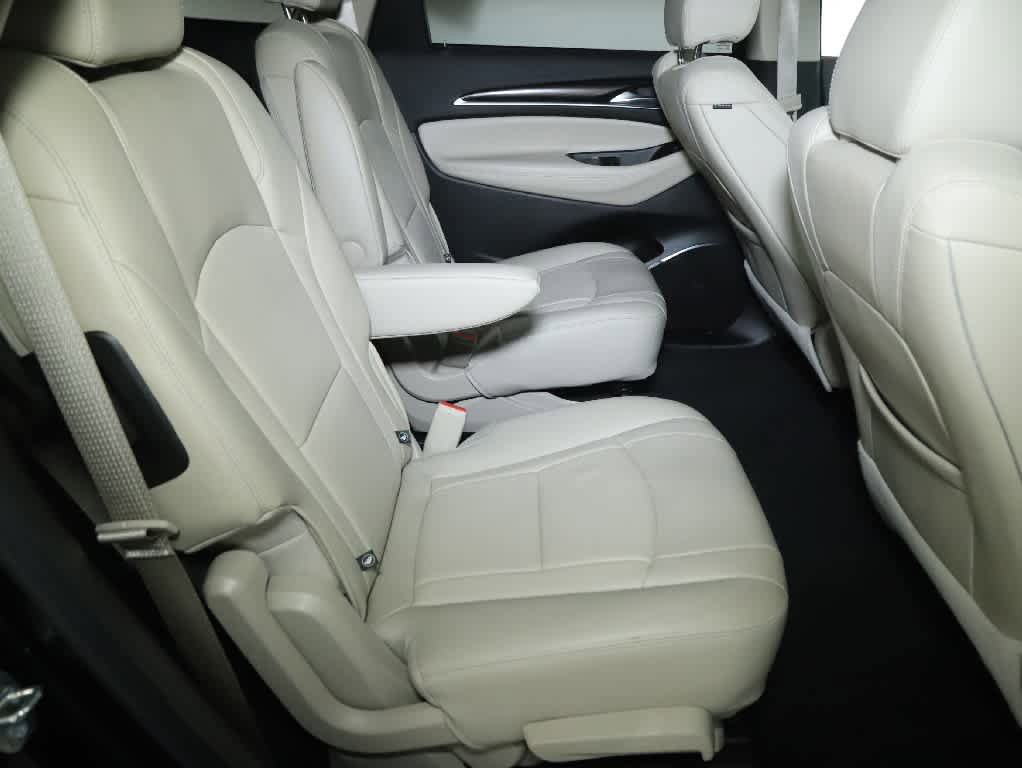 Used 2020 Buick Enclave Essence w/ Sport Touring Edition FWD image 34