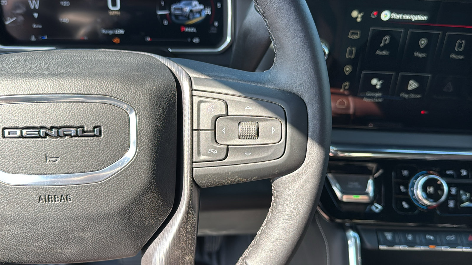 New 2026 GMC Sierra 2500 Denali Ultimate w/ LPO, Black Badging Package image 12