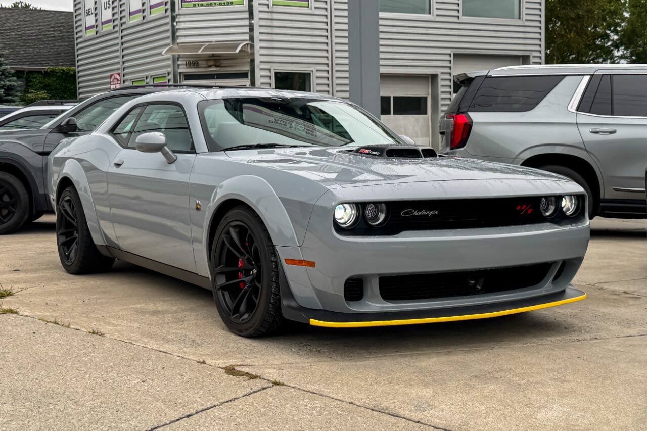 Used 2021 Dodge Challenger R/T Scat Pack RWD image 1