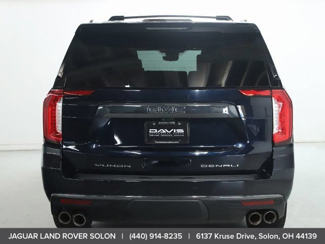 Used 2023 GMC Yukon XL Denali Ultimate AWD/4WD image 7
