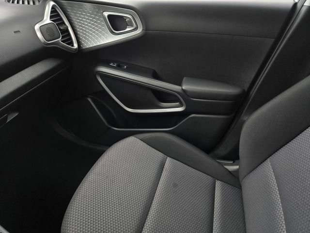 Used 2025 Kia Soul LX image 26