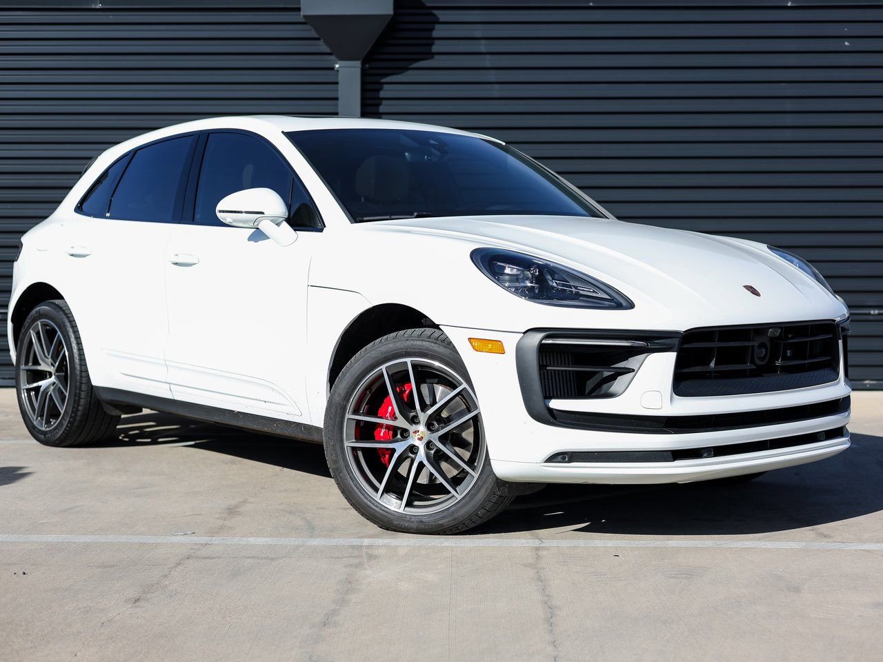 Certified 2022 Porsche Macan S image 9