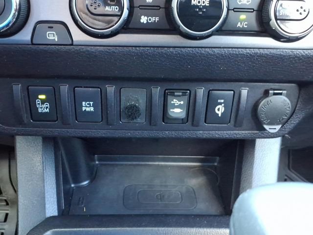 Used 2017 Toyota Tacoma SR5 AWD/4WD image 31