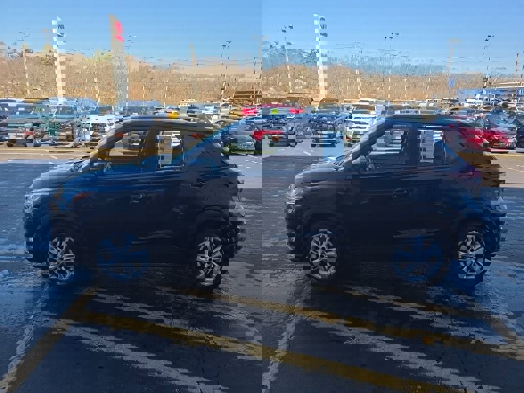 Certified 2025 Nissan Kicks Play S image 7