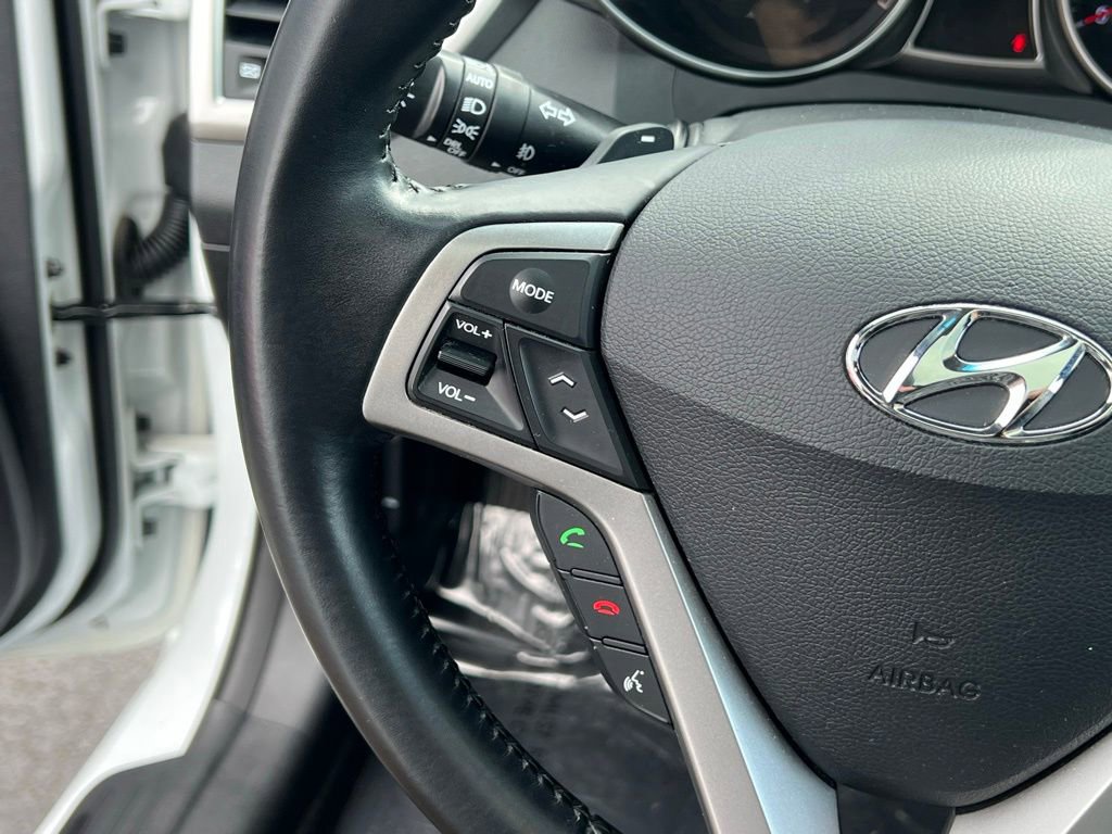 Used 2015 Hyundai Veloster Base w/ Option Group 03 image 21