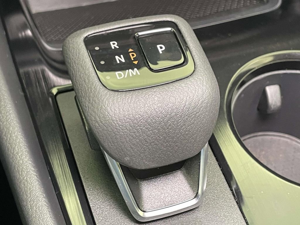 Used 2025 Nissan Rogue SV AWD/4WD image 31